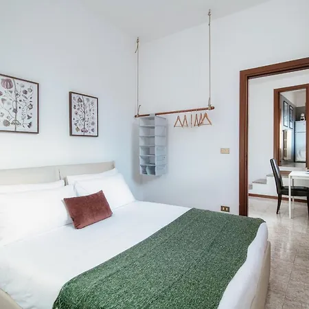 Апартаменты Piazza Roma By Quokka 360 - Historic Flat In The Centre Of