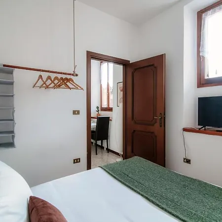 Piazza Roma By Quokka 360 - Historic Flat In The Centre Of Apartament Como