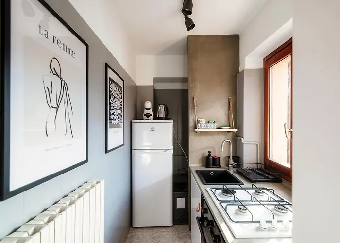 Lejlighed Piazza Roma By Quokka 360 - Historic Flat In The Centre Of Como